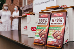 КФ &quot;Победа&quot; поддерживает краснодарских врачей шоколадом для укрепления иммунитета