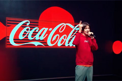 Тима Белорусских записал концерт в образах из коллекции от Coca-Cola и &quot;Пятёрочки&quot; 