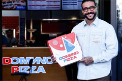Тимати купил сеть Domino`s Pizza в России и убрал из названия одну букву